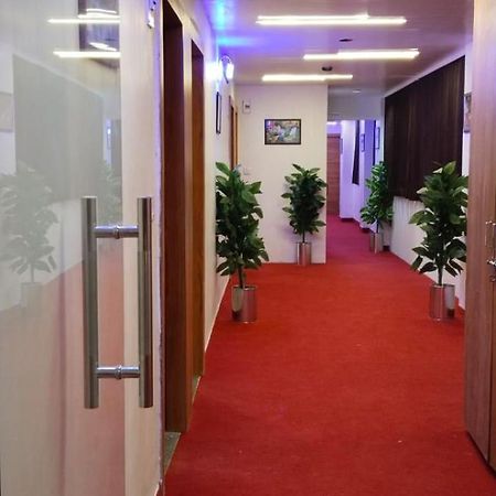 Hotel Royal Relax Gandhinagar Buitenkant foto